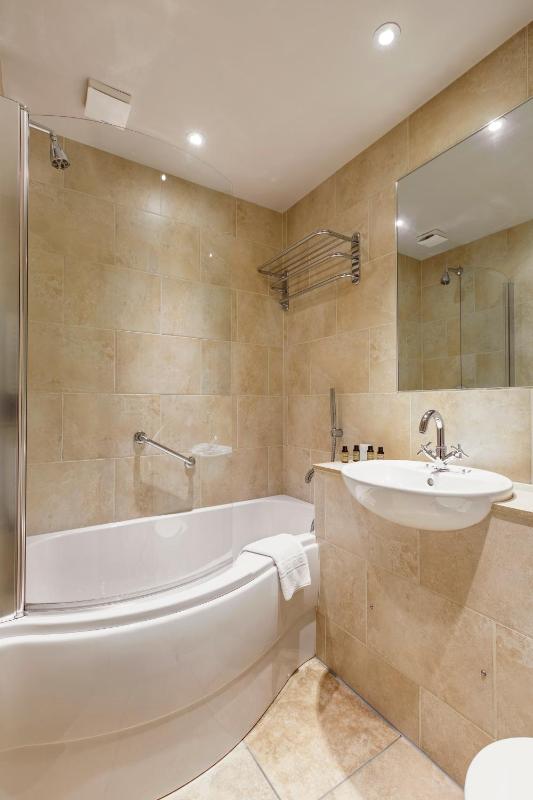 Double or Twin Room image 3