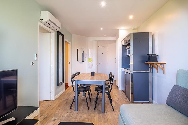 One-Bedroom Apartment image 1