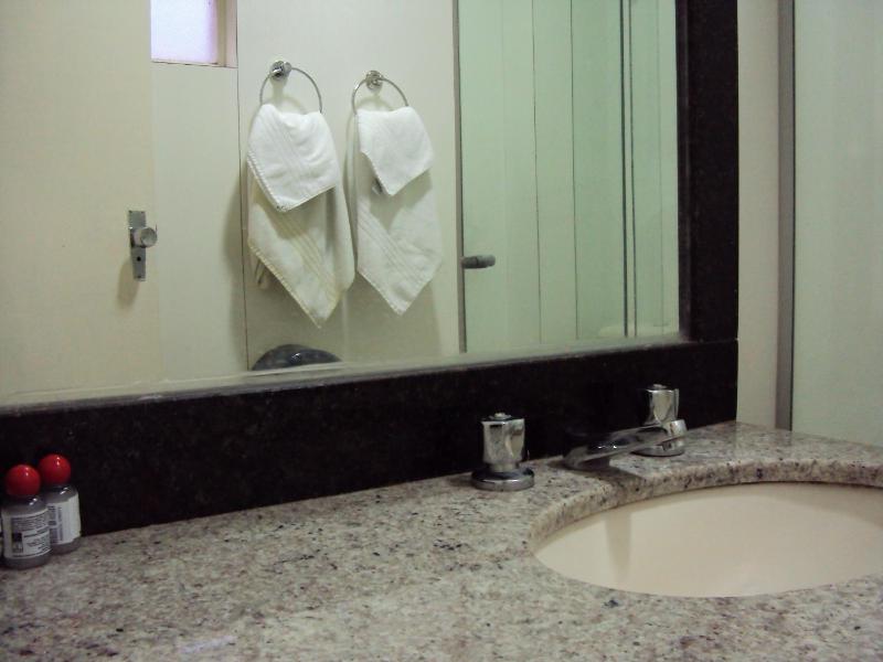 Estoril Hotel - image 11