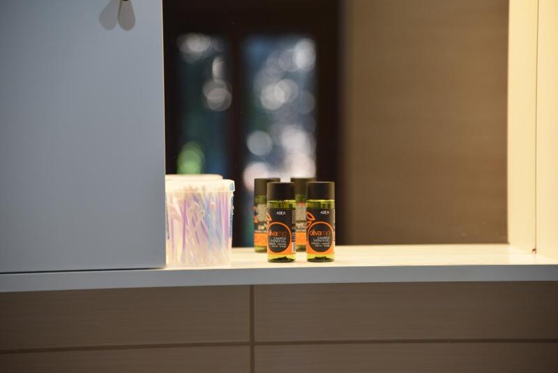 Deluxe Double or Twin Room image 1