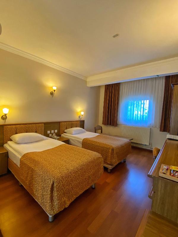 Club Single Room image 4