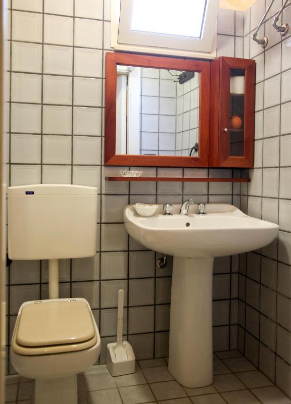 Classic Quadruple Room image 2