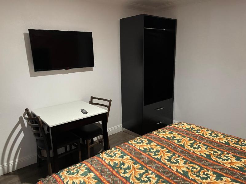 King Room image 2