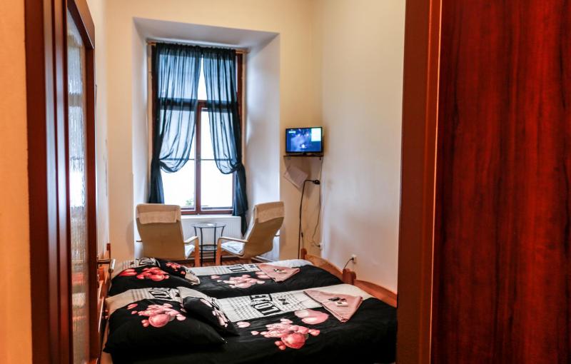 Double or Twin Room image 3