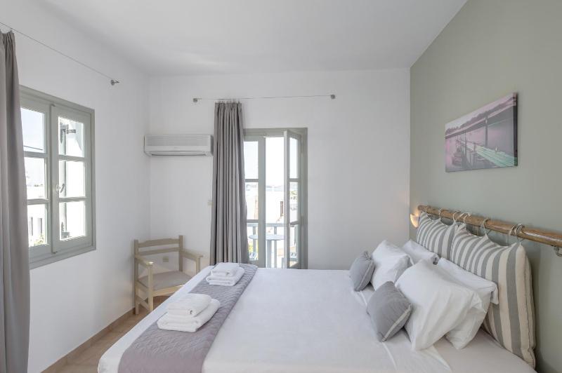 Standard Double or Twin Room image 4
