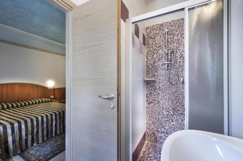 Triple Room with Balcony image 3