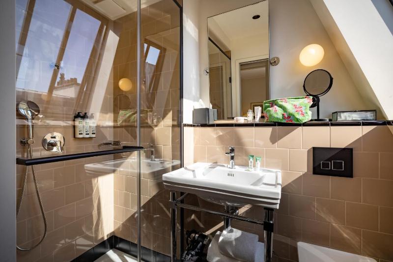 Chambre Parisienne image 2