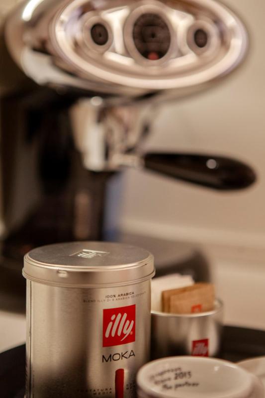 Family One-Bedroom Apartment image 4