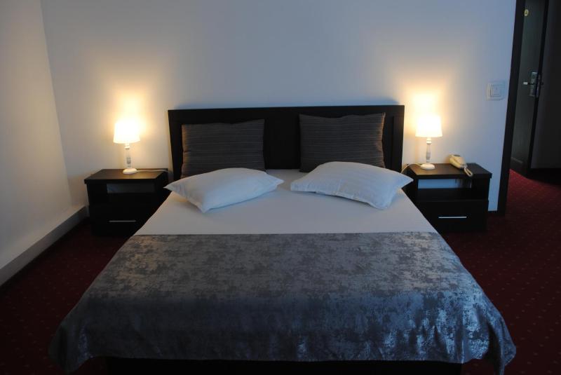 Deluxe Room image 1