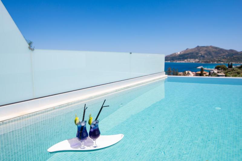 Suite with Panoramic Sea View & Private Pool image 4
