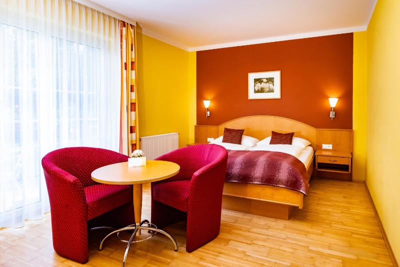 Double Room with Balcony image 1