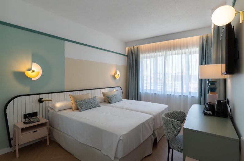 Classic Double Room (2 adults) image 3
