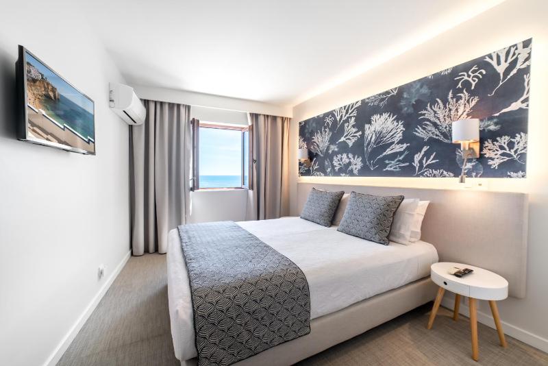 Family Room with Terrace and Sea View image 1