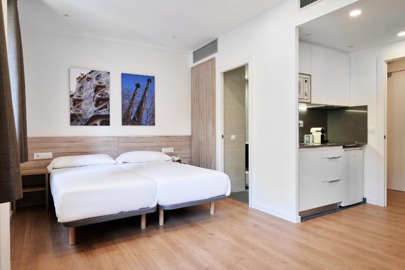 Aparthotel Augusta - image 12