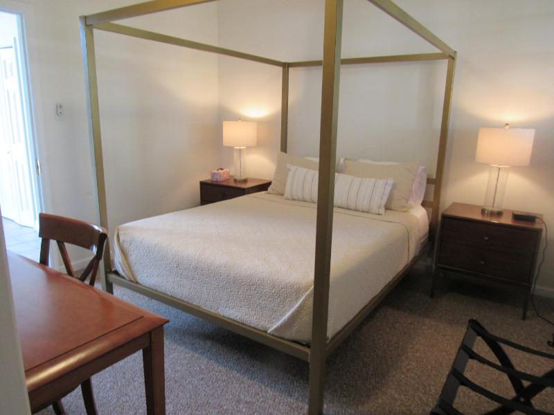 Three-Bedroom Bungalow image 4