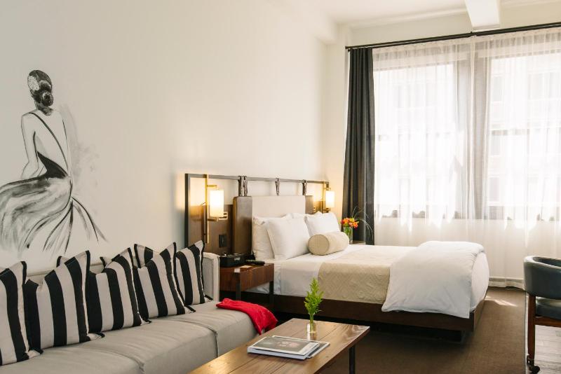 Executive Suite image 4