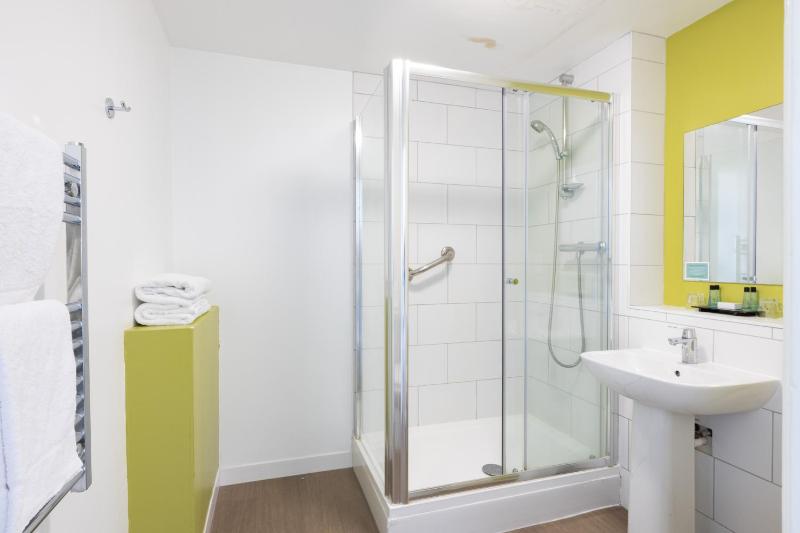 Standard Single Room image 3
