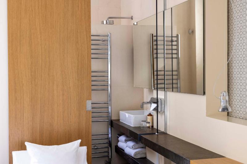 Superior Double or Twin Room image 2