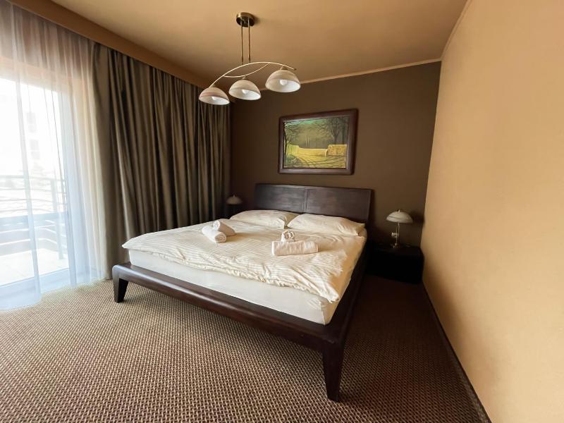 Deluxe Double Room with Balcony image 4