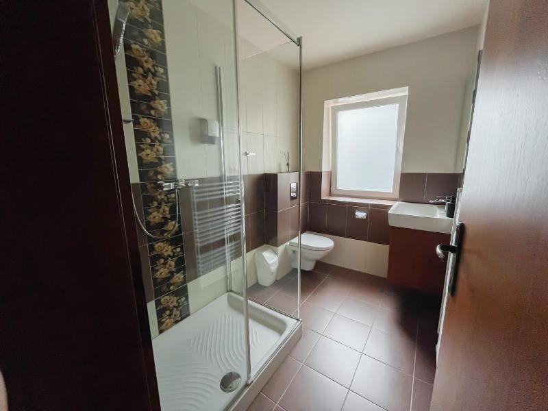Deluxe Double Room with Balcony image 3