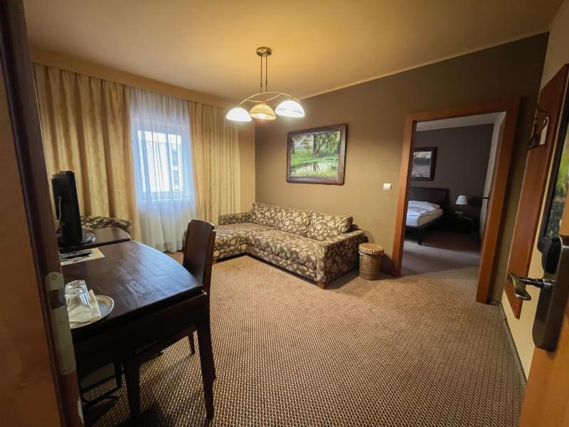 Deluxe Room (2 Adults + 1 Child) image 2