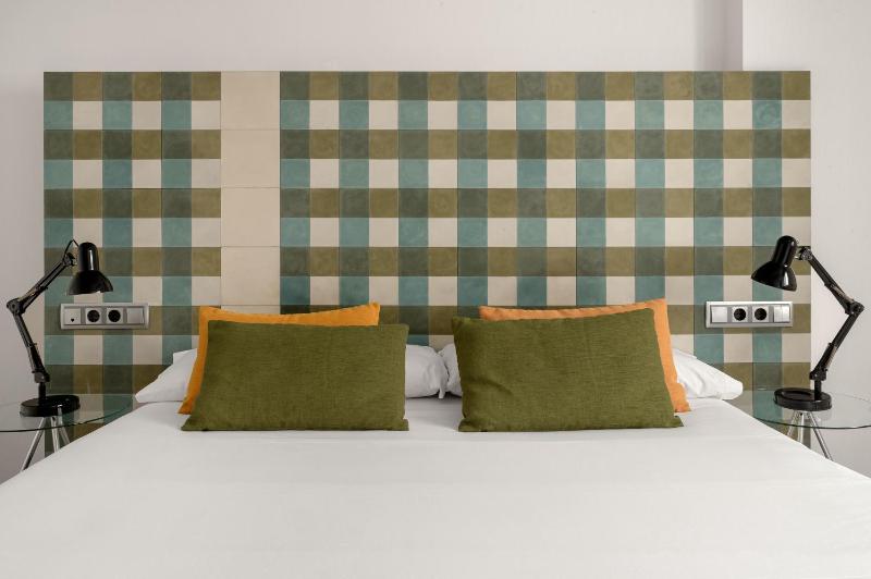 One-Bedroom Apartment with Balcony image 3