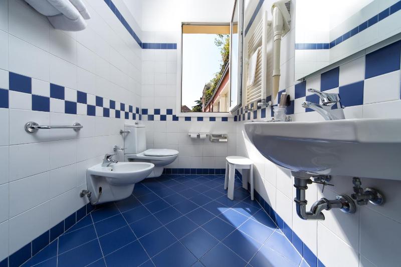 Triple Room image 4
