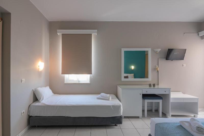 Standard Triple Room image 1