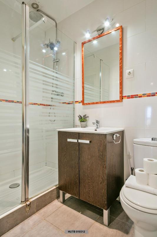 Two-Bedroom Apartment (6 Adults) image 4