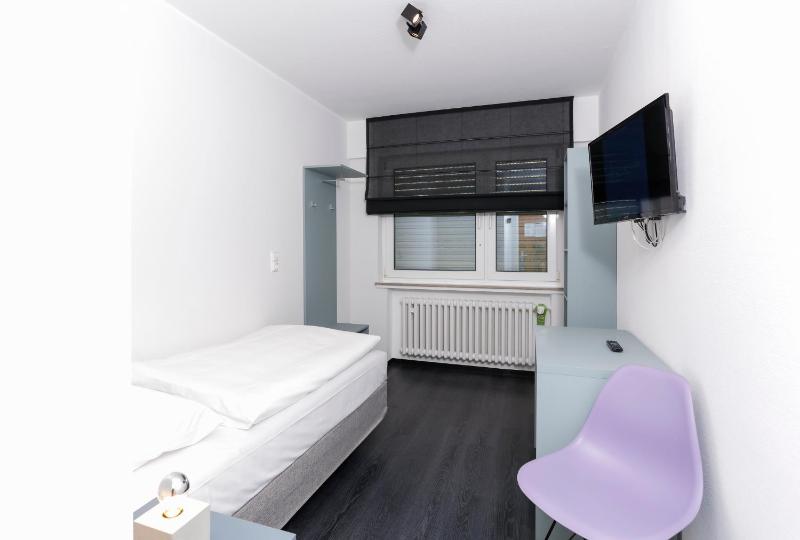 Single Room with Shower image 1
