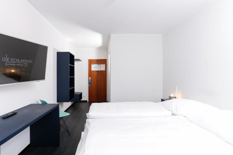 Double Room image 4