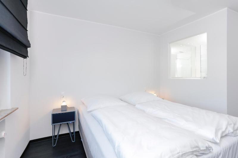 Deluxe Double Room image 2