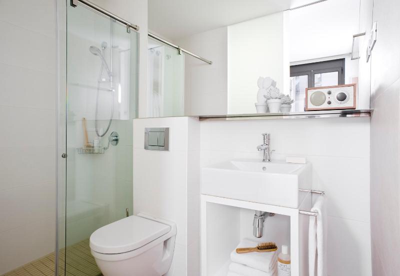 One-Bedroom Apartment with Terrace image 2