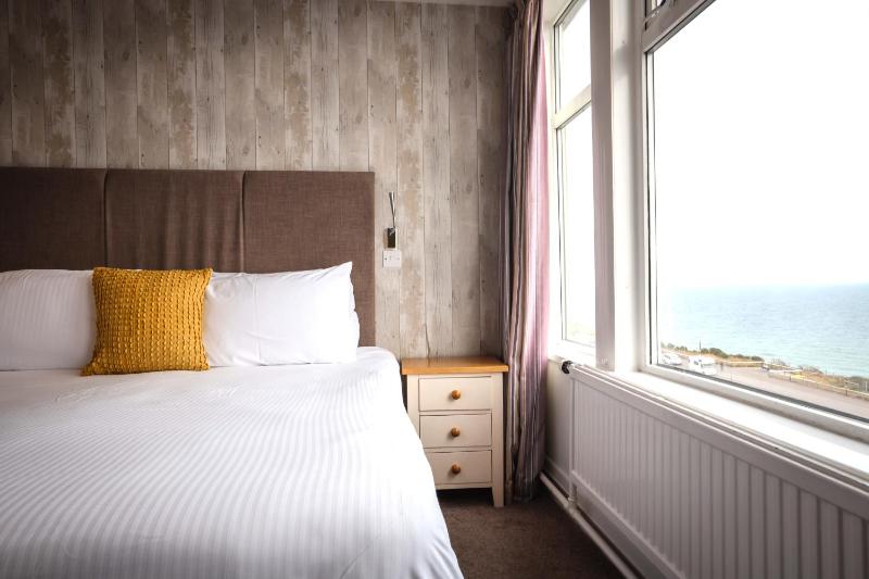 Double Room with Sea View image 1