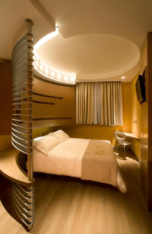 Standard Single Room image 4