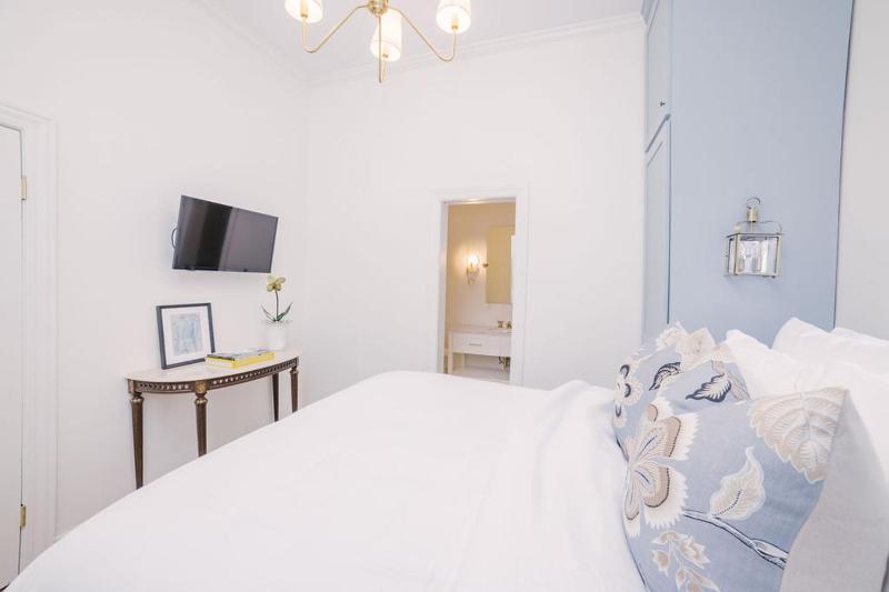 Guesthouse Charleston EAST 42 A & B - image 17