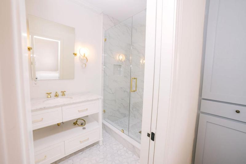 Guesthouse Charleston EAST 42 A & B - image 3