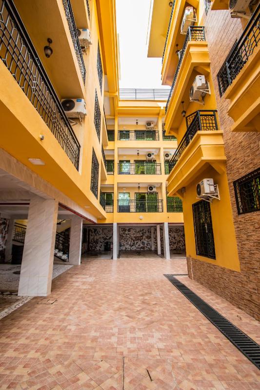 Residence Le Bonheur - 2 Bed Apartment by Douala Mall/Airport - image 8