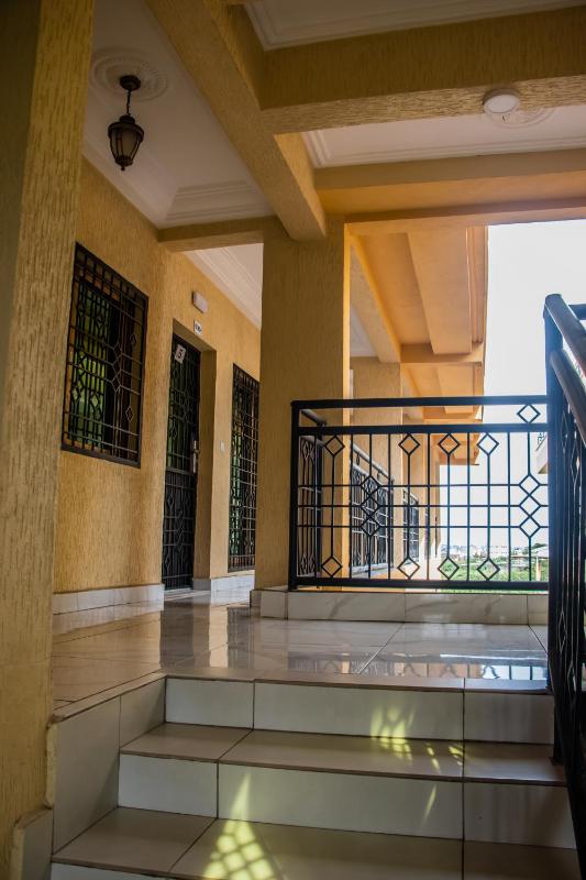 Residence Le Bonheur - 2 Bed Apartment by Douala Mall/Airport - image 7