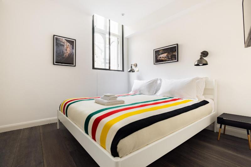Deluxe Suite image 2