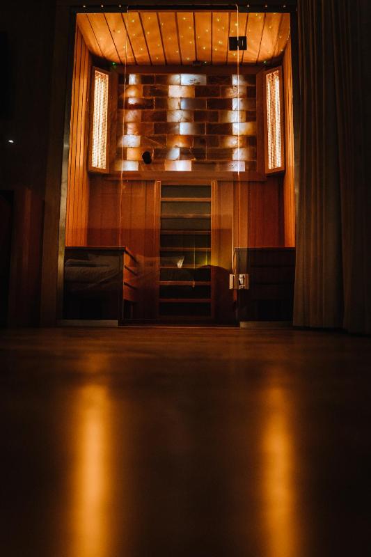 Hotel Glory - image 43