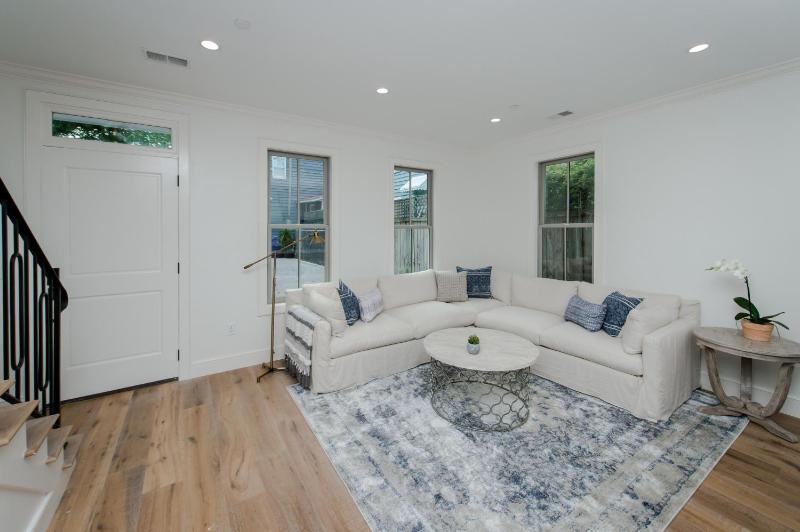Guesthouse Charleston WEST 242 B and C - image 2