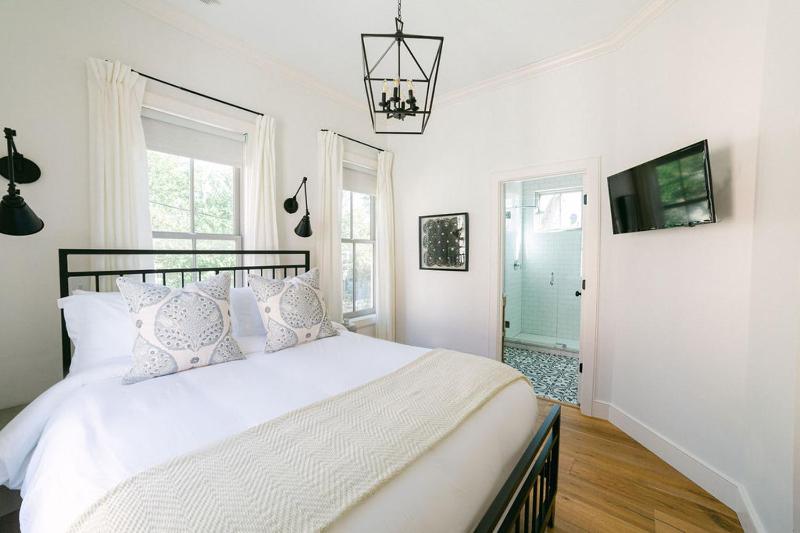 Guesthouse Charleston WEST 242 C - image 7