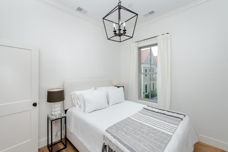Guesthouse Charleston WEST 242 B - image 4