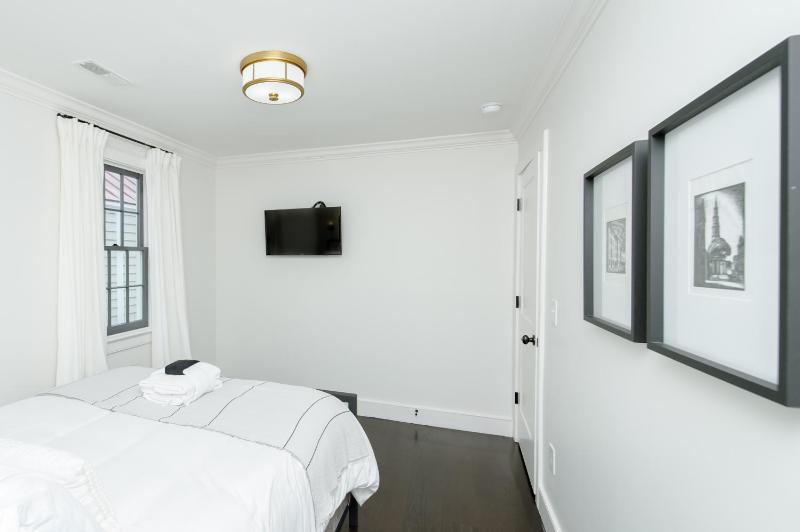 Guesthouse Charleston WEST 62 and 64 - image 10