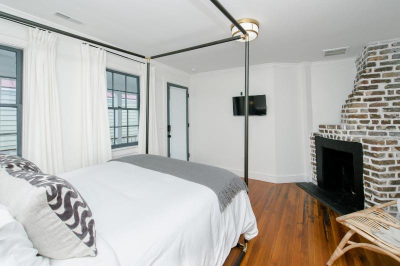 Guesthouse Charleston WEST 62 and 64 - image 22