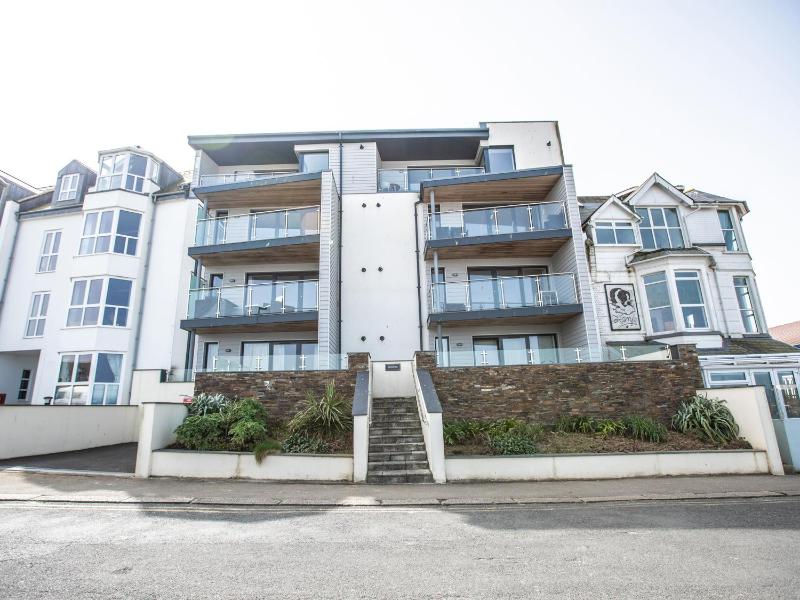Onshore 6 - Newquay Towan Beach View - image 23