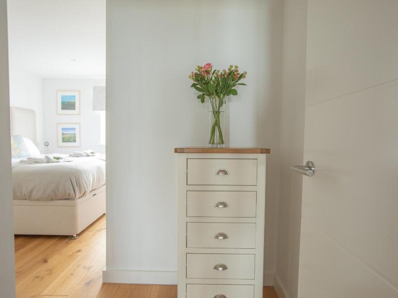 Onshore 6 - Newquay Towan Beach View - image 7