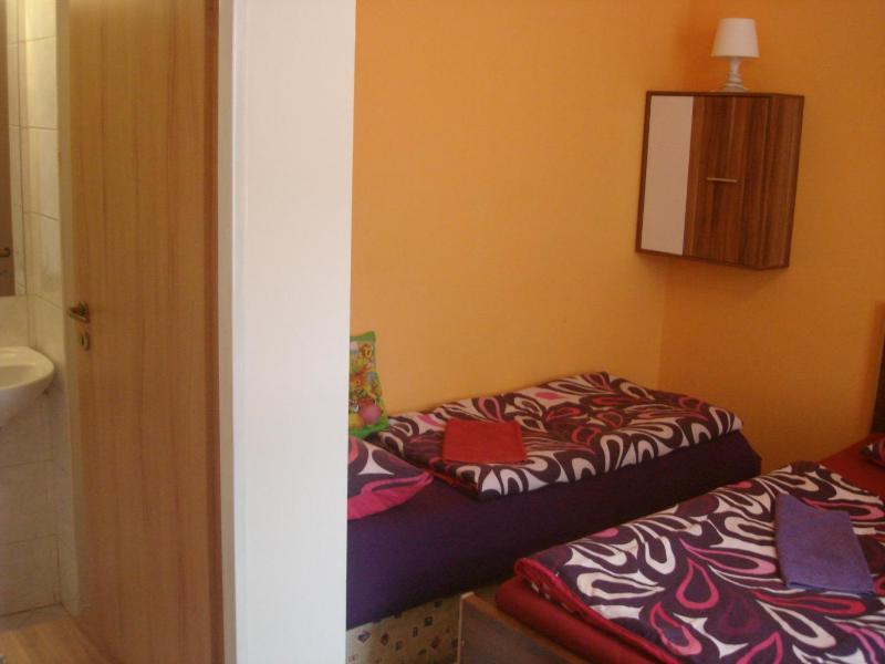 Double Room image 4
