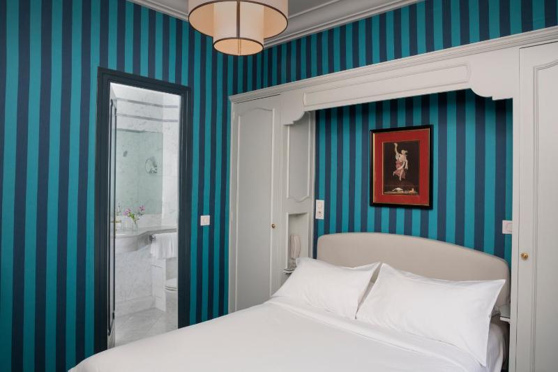 2 Adjacent Rooms image 4